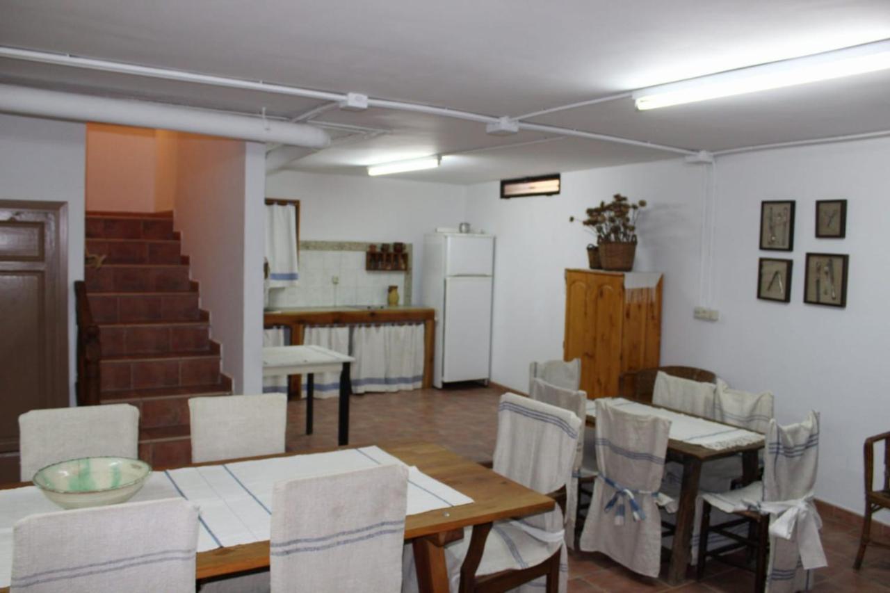 Casa Rural Puerta De La Iglesia Elche de la Sierra Luaran gambar